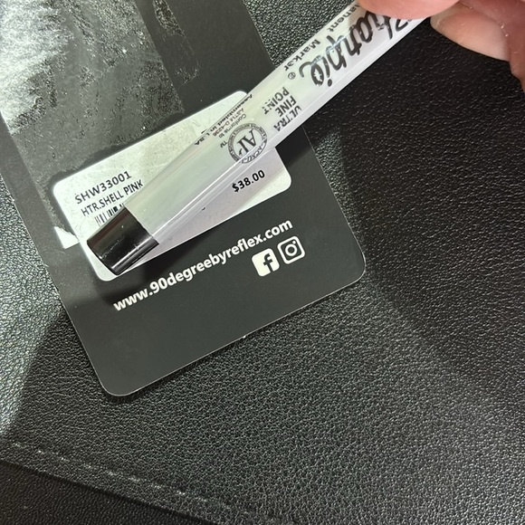 90° By Reflex Athletic shorts elastic drawstring waist, hip pockets,side slit - Picture 5 of 7